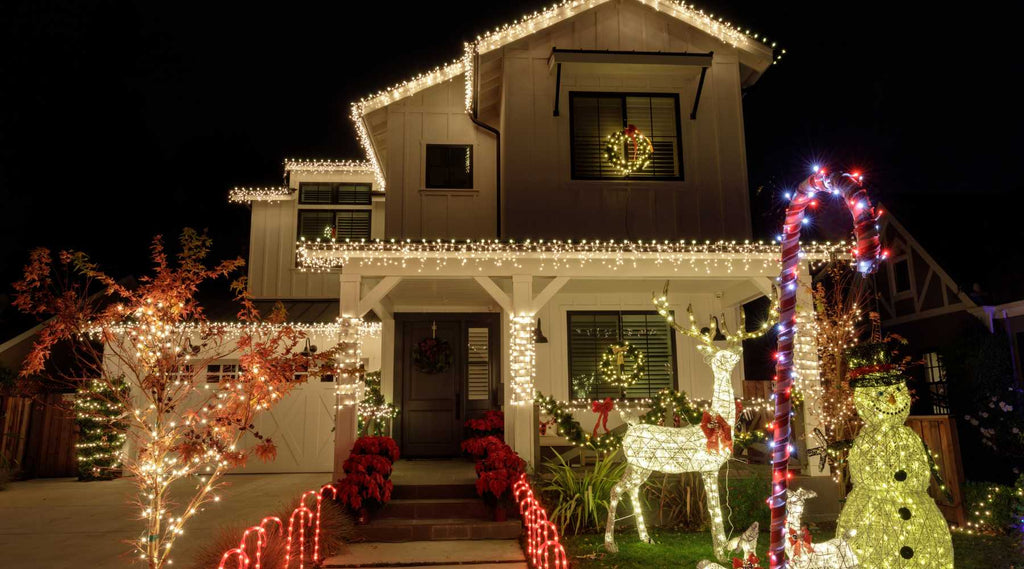 6 Ways to Avoid a Christmas Light Emergency