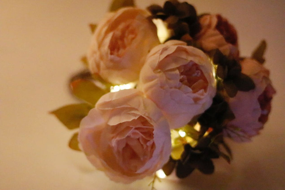 DIY Lighting a Wedding Bouquet