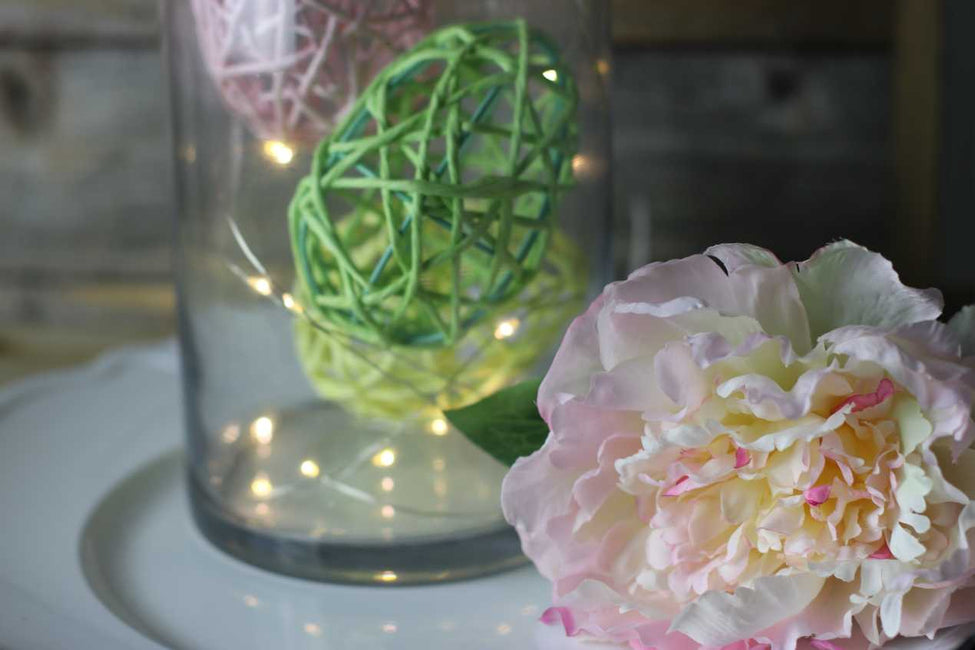 DIY: Raffia Easter Eggs in a Vase!