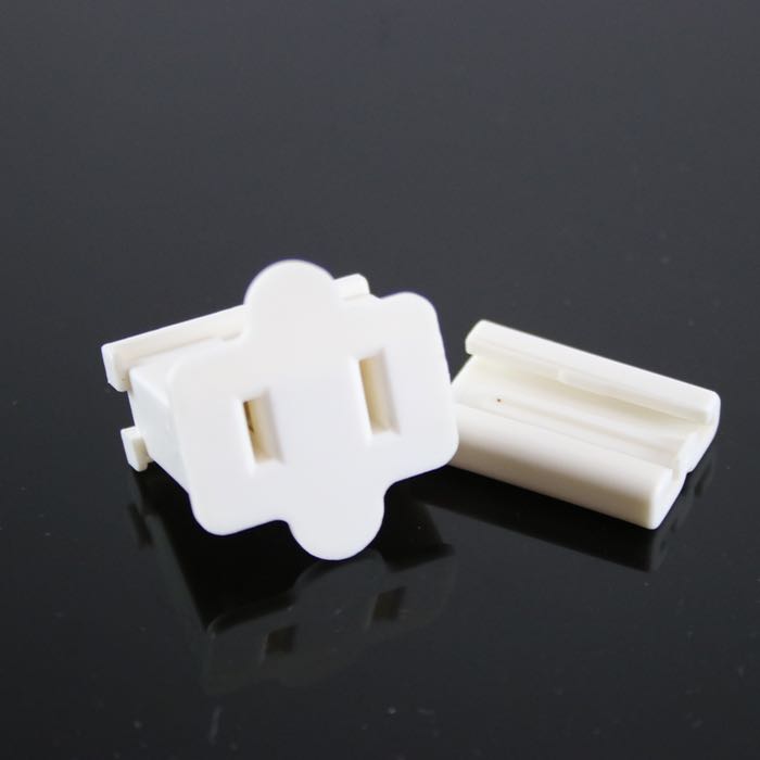 Female Gilbert Plug SPT2 White
