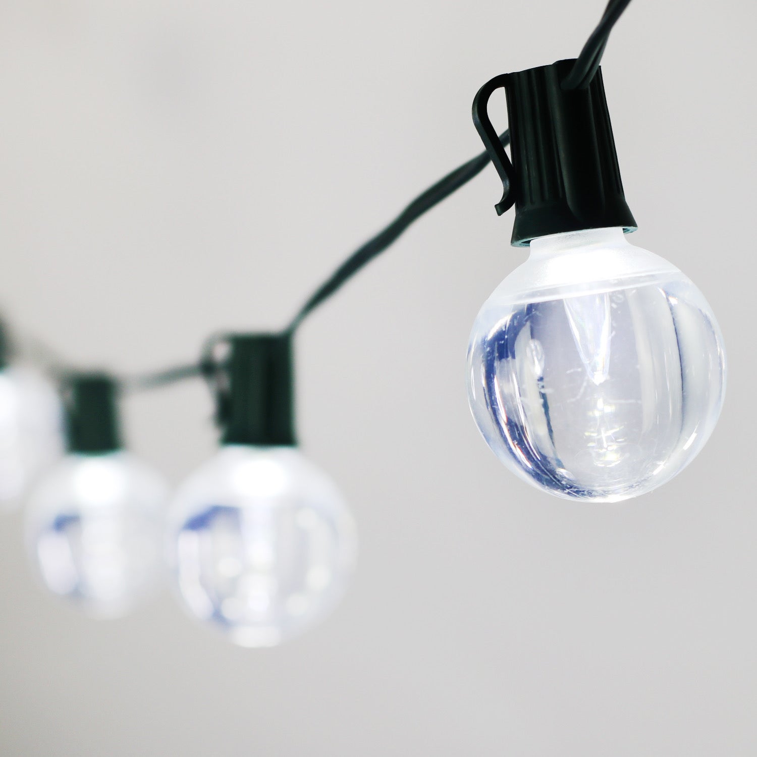 Smooth Pure White G40 LED Bulbs E12 Bases