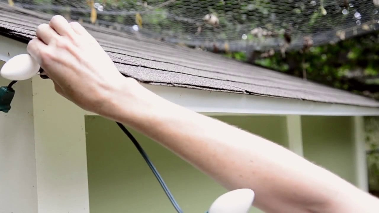 Video: Magnetic Christmas Light Clips Installation