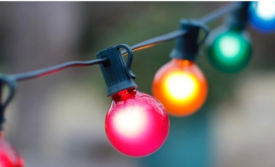 Outdoor light strings with multi colored bulbs