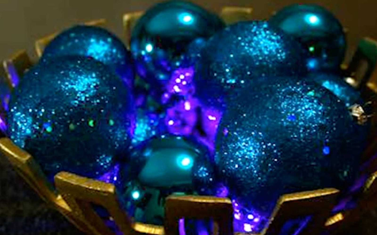 Video: Battery lights and bowls of fun