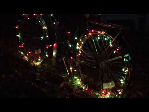 Chasing Red Mini Lights, 140 lights, Single Plug – Christmas Light Source