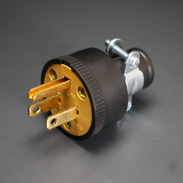 15 AMP Wired Male Plug Christmas Light Source