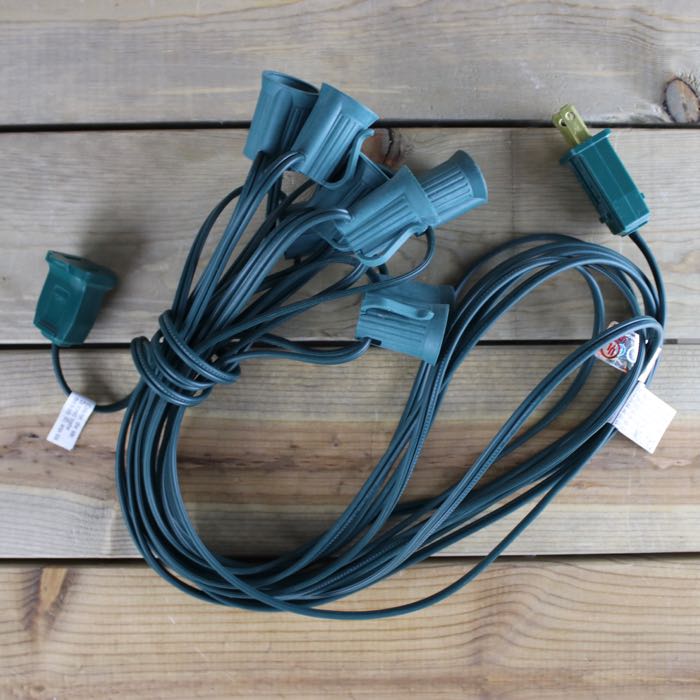 C9 (E17) 24' Cord 36" Spacing, Green SPT-1 Wire