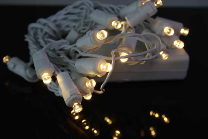 12v 2835 Series CRI 90+ 3000k Warm white color LED strip light + Alumi 12v 2835 Series CRI 90+ 3000k Warm white color LED strip light + Alumi