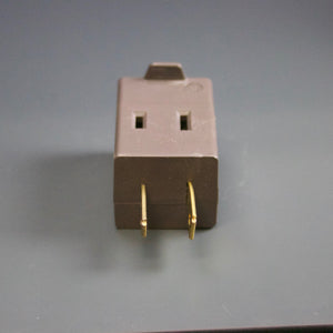 15-amp 2-Prong Cube Tap Splitter Brown